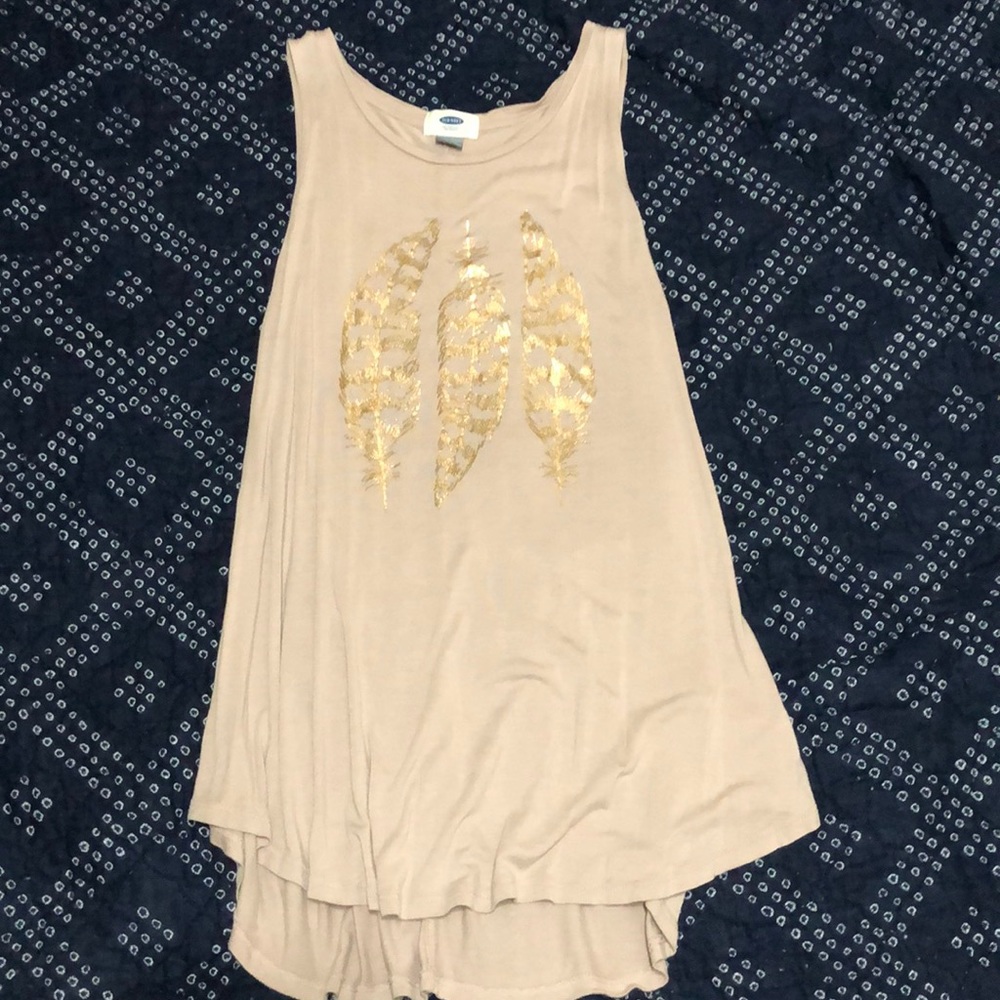 Blush colored tank top w rose gold feather print